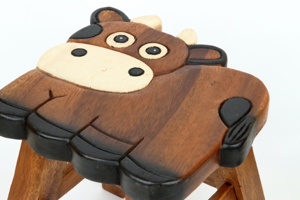 Dřevěná stolička kravička 26cm