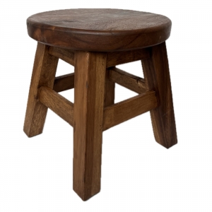 Dřevěná stolička na květiny