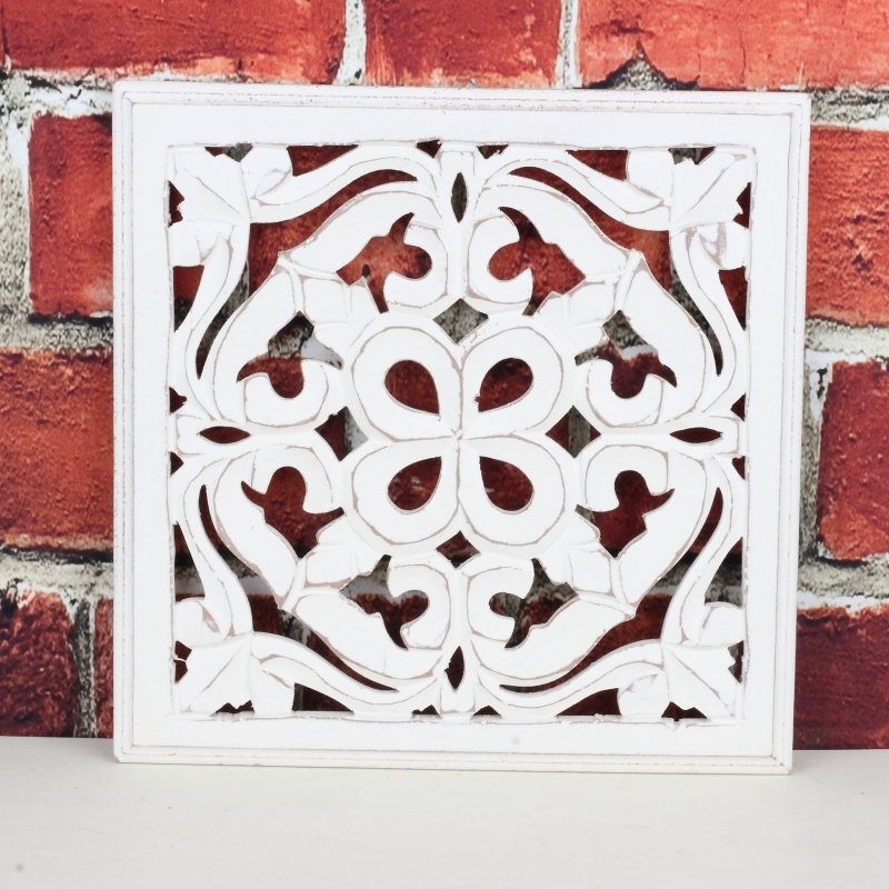 Dřevěná vyřezávaná dekorace ornament 30x30cm