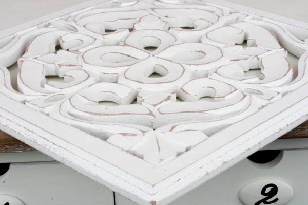 Dřevěná vyřezávaná dekorace ornament 30x30cm