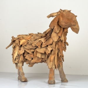 Dřevěná zahradní dekorace beran 81x66x25cm 12kg