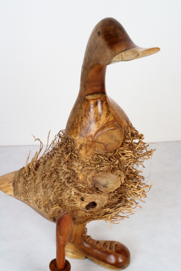 Dřevěná zahradní dekorace kachna střapatá 65cm