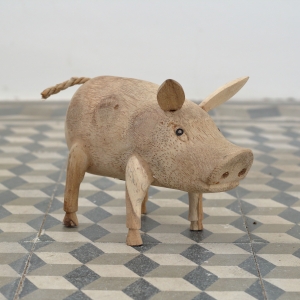 Dřevěná zahradní dekorace prase 25x15cm