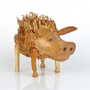 Dřevěná zahradní dekorace prase střapaté 20x16cm