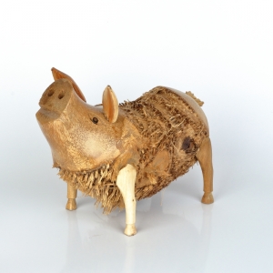 Dřevěná zahradní dekorace prase střapaté 25x15cm 