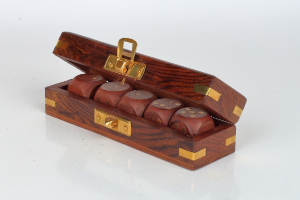 Dřevěné hrací kostky v krabičce 13x4x3,7cm