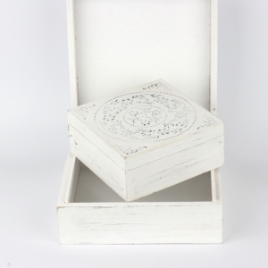 Dřevěné krabičky s ornamenty a patinou 22x22/16x16cm