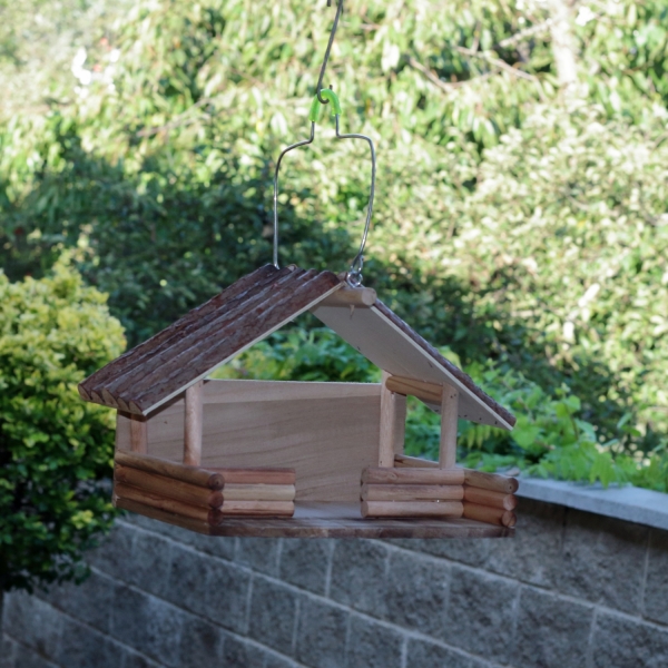 Dřevěné ptačí krmítko 24x37x34cm
