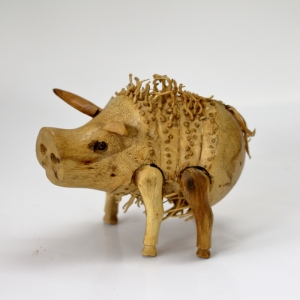 Dřevěné sochy na zahradu střapaté prasátko