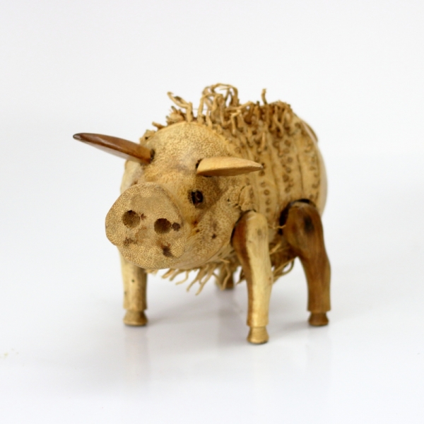 Dřevěné sochy na zahradu střapaté prasátko