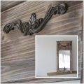 Dřevěné zrcadlo s patinou a ornamentem 121cm