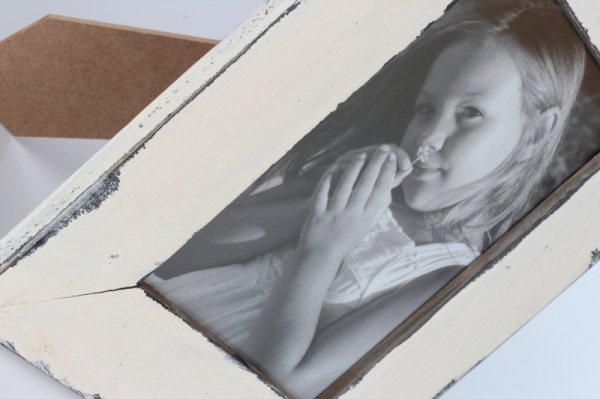 Dřevěný fotorám starobylý vzhled 20,5x26cm