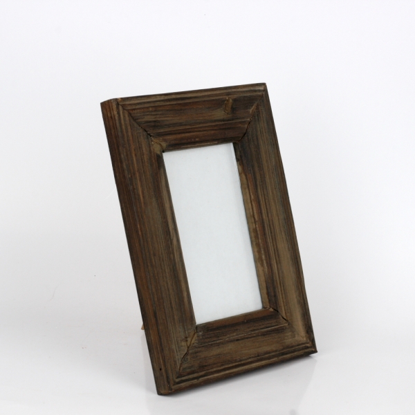 Dřevěný hnědý fotorámeček 19,5x24cm