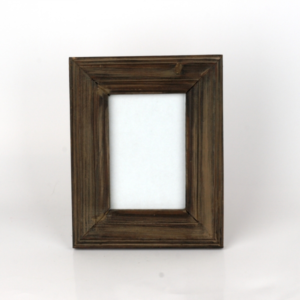 Dřevěný hnědý fotorámeček 19,5x24cm