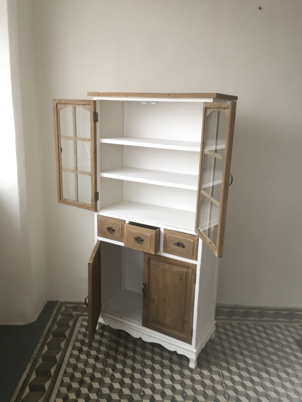 Dřevěný kredenc 69,5×139×32,5cm