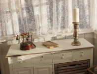 Dřevěný masivní svícen s patinou 31cm