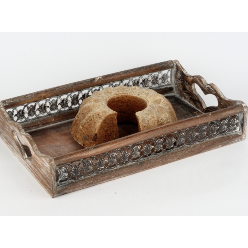 Dřevěný podnos s kovovým zdobením 37x22x7,5cm