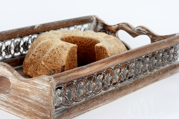 Dřevěný podnos s kovovým zdobením 37x22x7,5cm