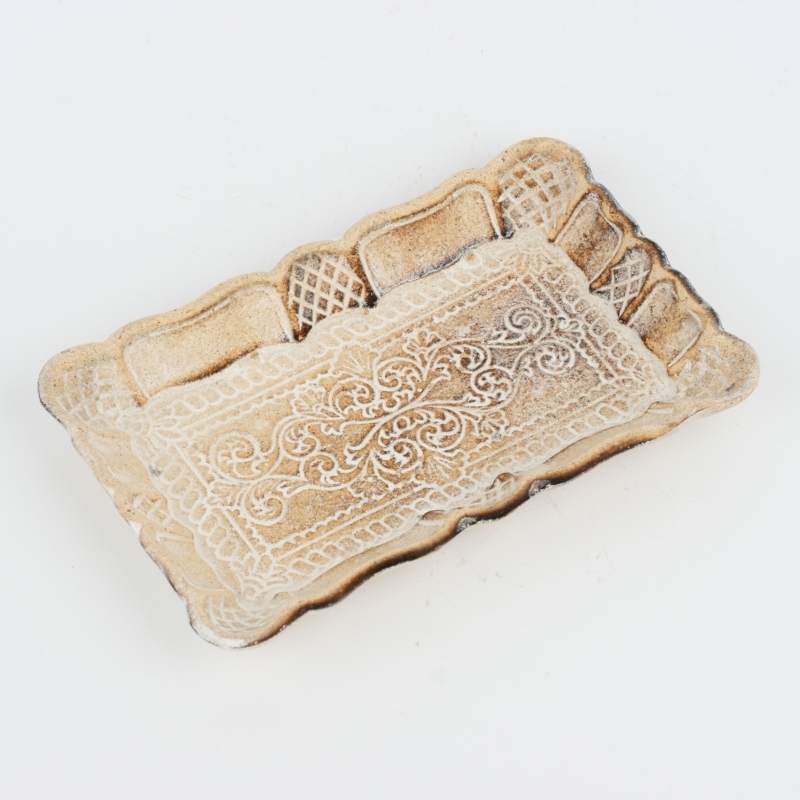 Dřevěný podnos s ornamentem hnědý 19x12x2cm