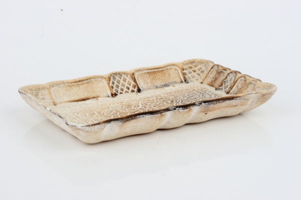 Dřevěný podnos s ornamentem hnědý 19x12x2cm