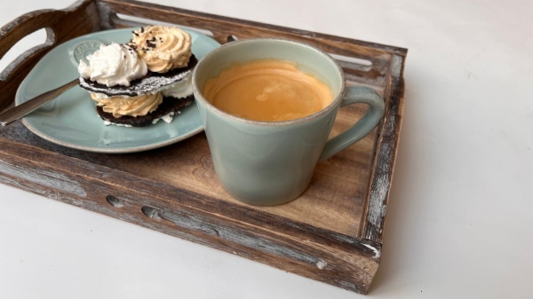 Dřevěný podnos sada dvou kusů s úchyty 31,5 x 23 cm