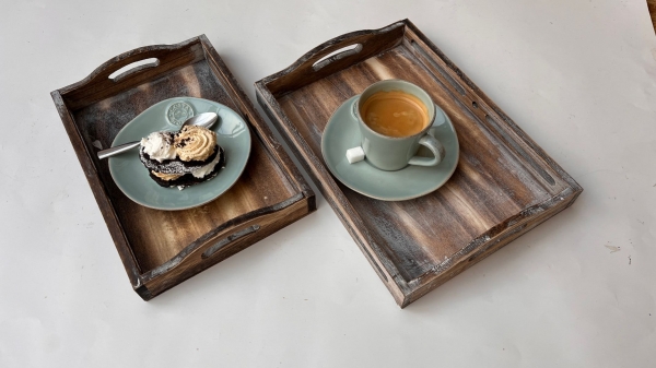 Dřevěný podnos sada dvou kusů s úchyty 31,5 x 23 cm