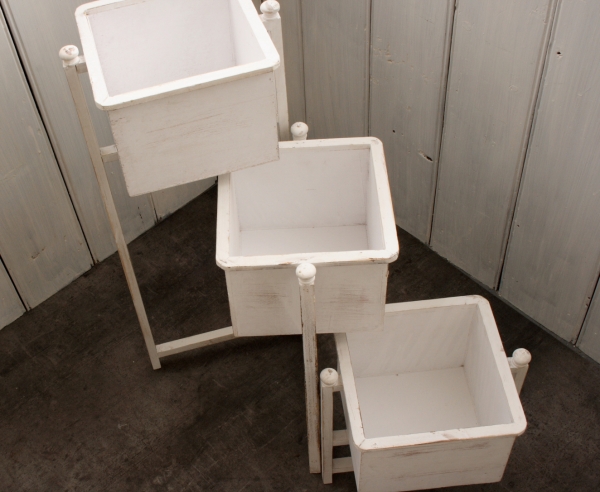 Dřevěný stojan na květiny bílý 67cm