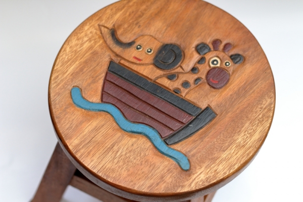 Dřevěný stojan na květiny