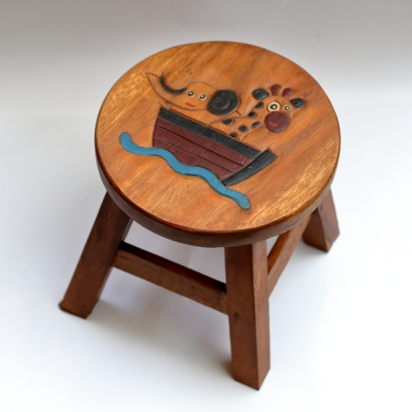 Dřevěný stojan na květiny