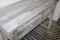 Dřevěný stůl hnědý se zásuvkou 90×77×41cm