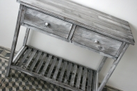 Dřevěný stůl hnědý se zásuvkou 90×77×41cm