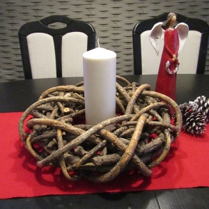 Dřevěný věnec 44cm