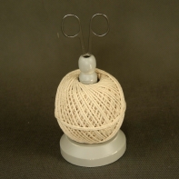 Držák na klubíčko a nůžky barva šedá