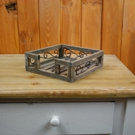 Držák na ubrousky dřevěný 19x19cm