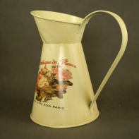 Džbán s růží - poškozený promáčknutím