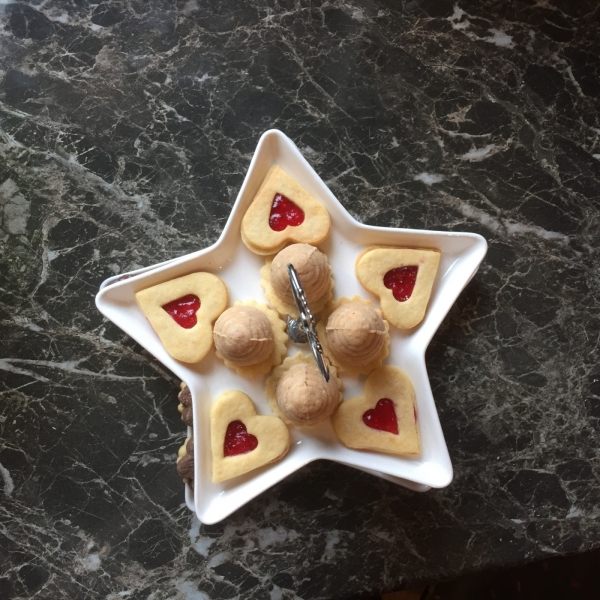 Etažér z porcelánu hvězda