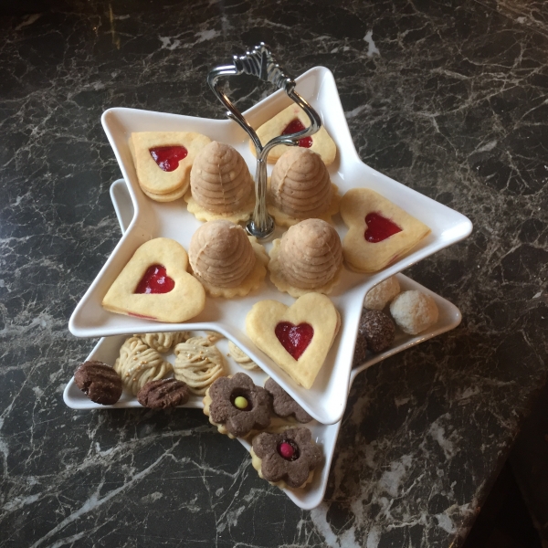 Etažér z porcelánu hvězda