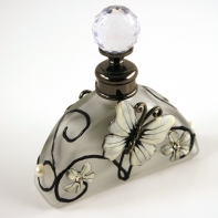 Flakón na parfém černo-bílý s motýlem 8x8cm