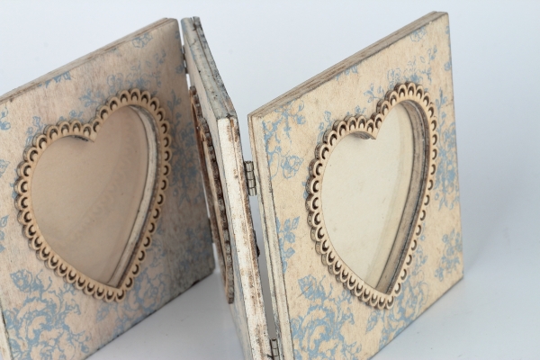 Foto rámeček na více fotek 3 srdíčka