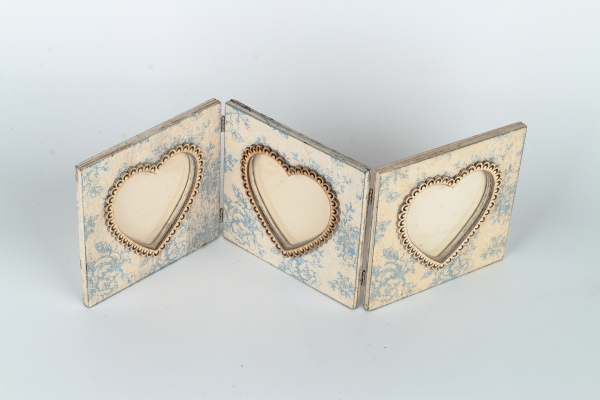 Foto rámeček na více fotek 3 srdíčka