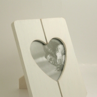 Fotorámeček bílý 15x20cm dřevěný - srdce