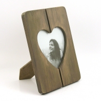 Fotorámeček dřevo srdce 19,8x14,8cm