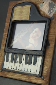 Fotorámeček piano 19,5x24,5cm