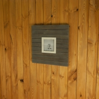 Fotorámeček s bílým rámem