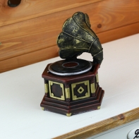 Gramofon retro kasička na peníze 18x17 cm