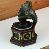 Gramofon retro kasička na peníze 18x17 cm