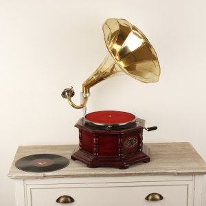 Gramofon - vyřazeno