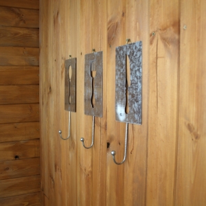 Háček do kuchyně plechový - nůž 10x28cm