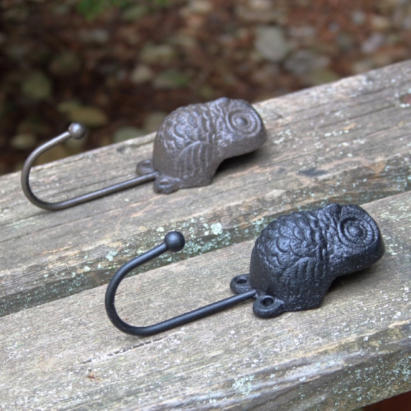 Háček na klíče se sovou černý