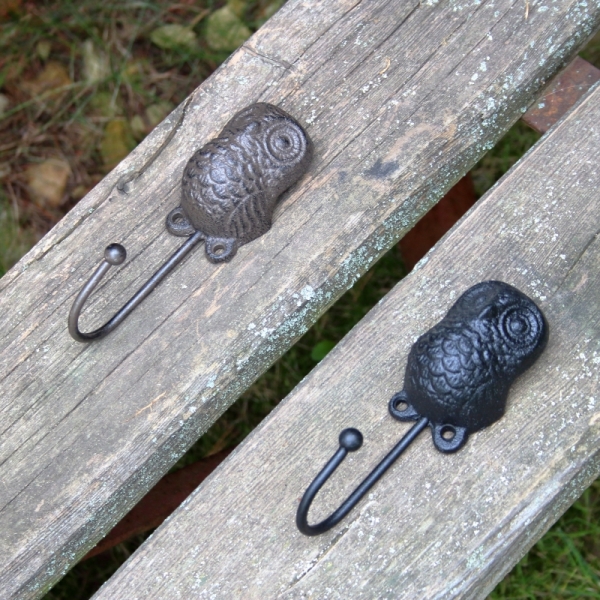 Háček na klíče se sovou černý